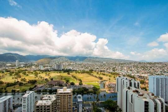 Deluxe Panoramic Mountain View Condo - 37Th Floor, Free Parking & Wifi Condo Гонолулу Екстер'єр фото